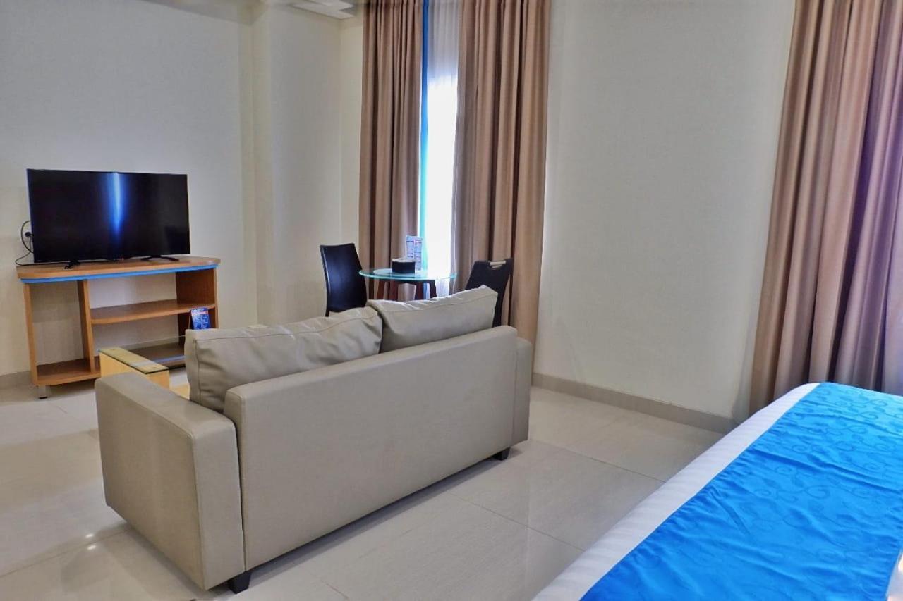 Hotel Brothers Biru Solo Baru Exteriér fotografie