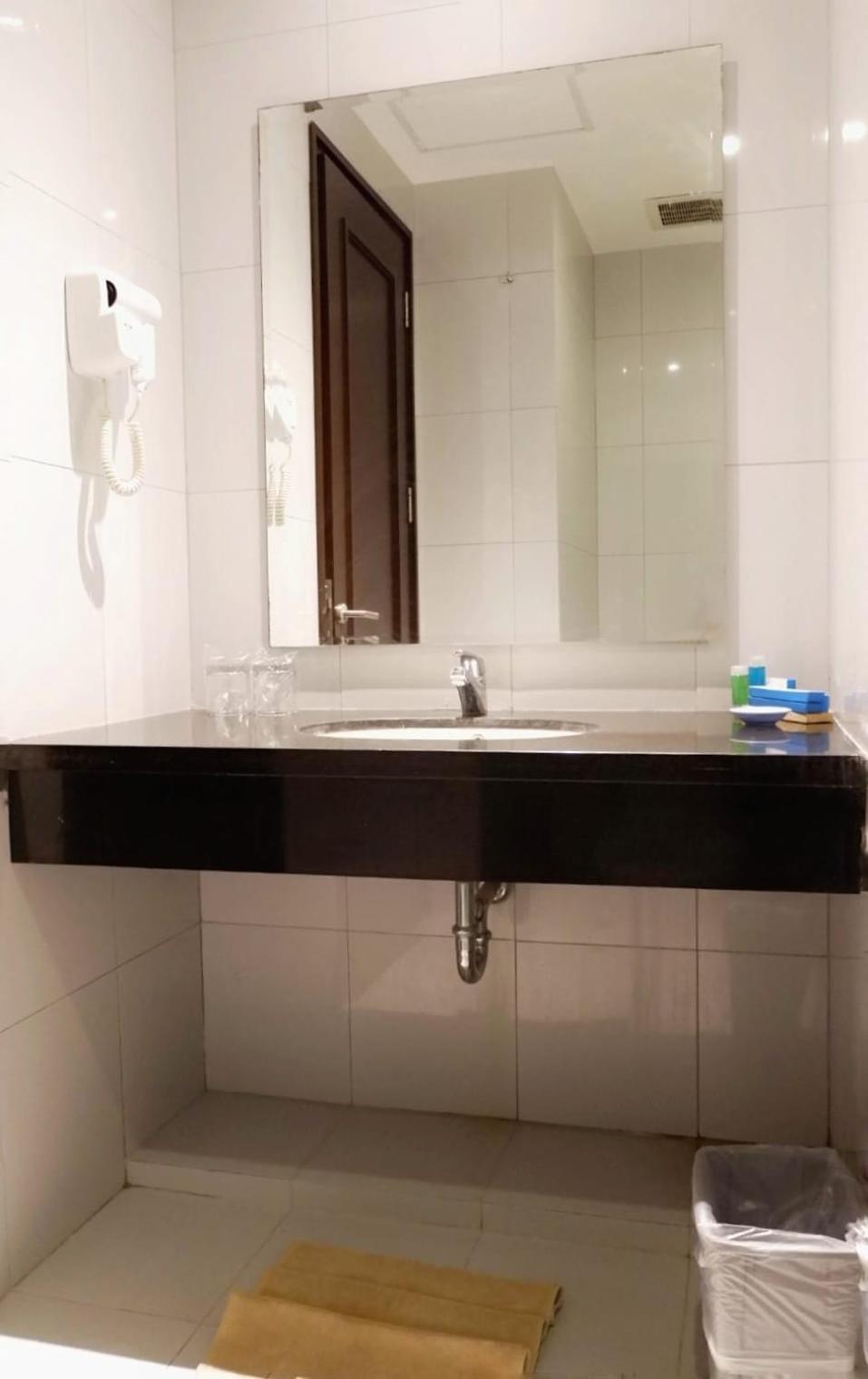 Hotel Brothers Biru Solo Baru Exteriér fotografie