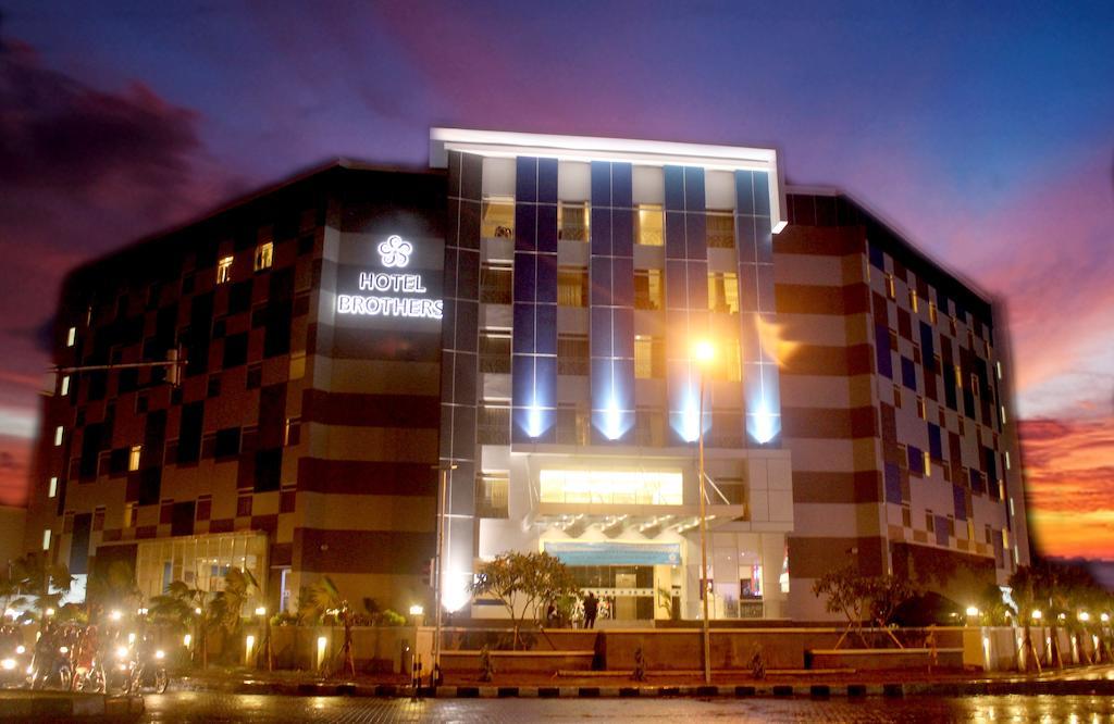 Hotel Brothers Biru Solo Baru Exteriér fotografie