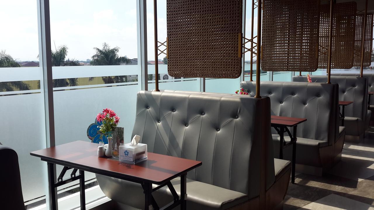 Hotel Brothers Biru Solo Baru Exteriér fotografie