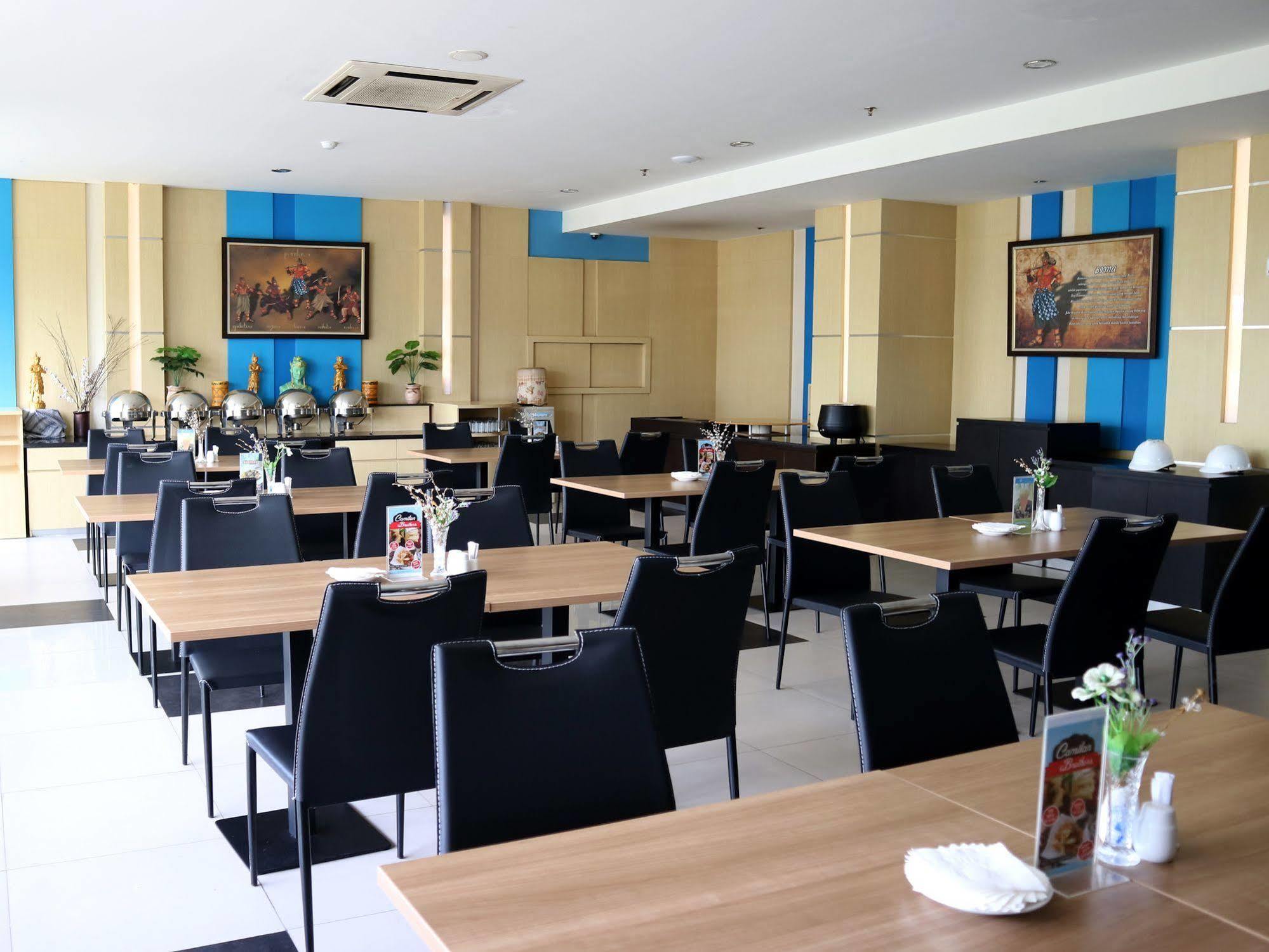 Hotel Brothers Biru Solo Baru Exteriér fotografie